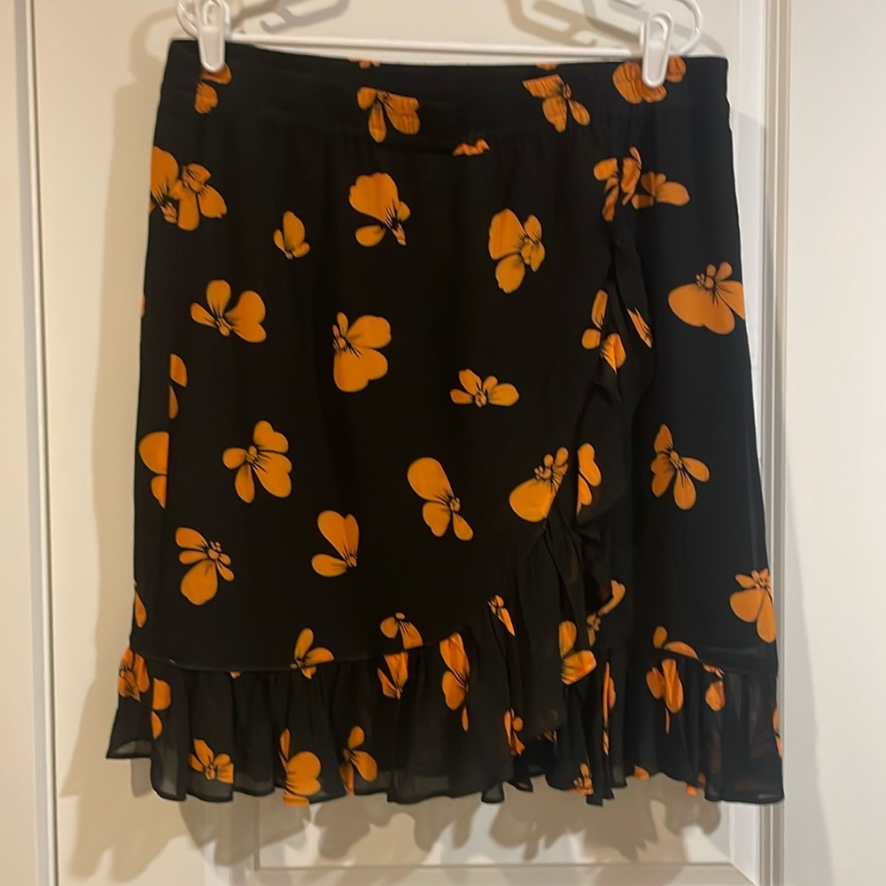 Catherine Malandrino flowy skirt with yellow flowers, ruffled ends never worn